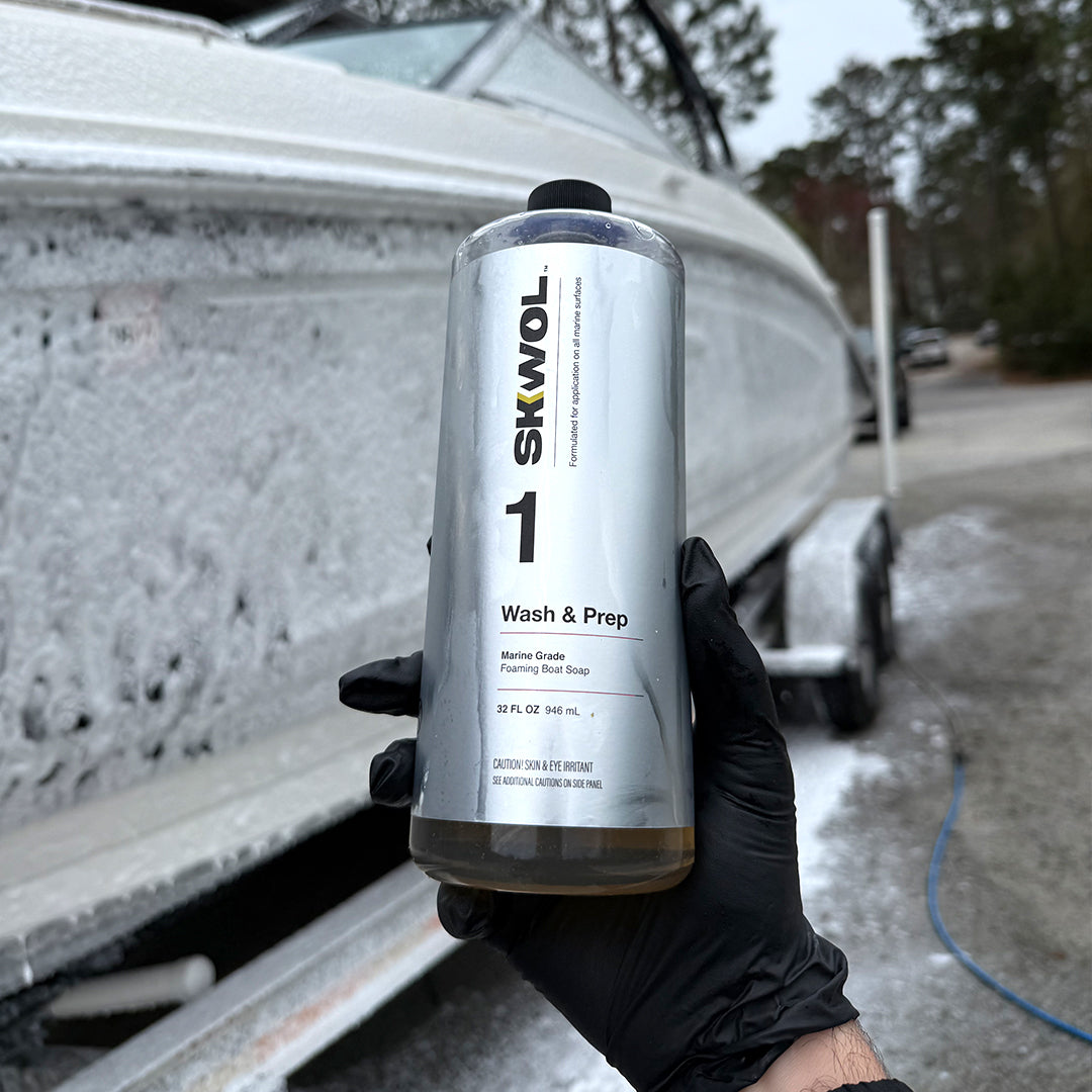 With its dense, foaming action, SKWOLโข Wash & Prep boat soap removes dirt, salt, and grime without stripping away protective layers.