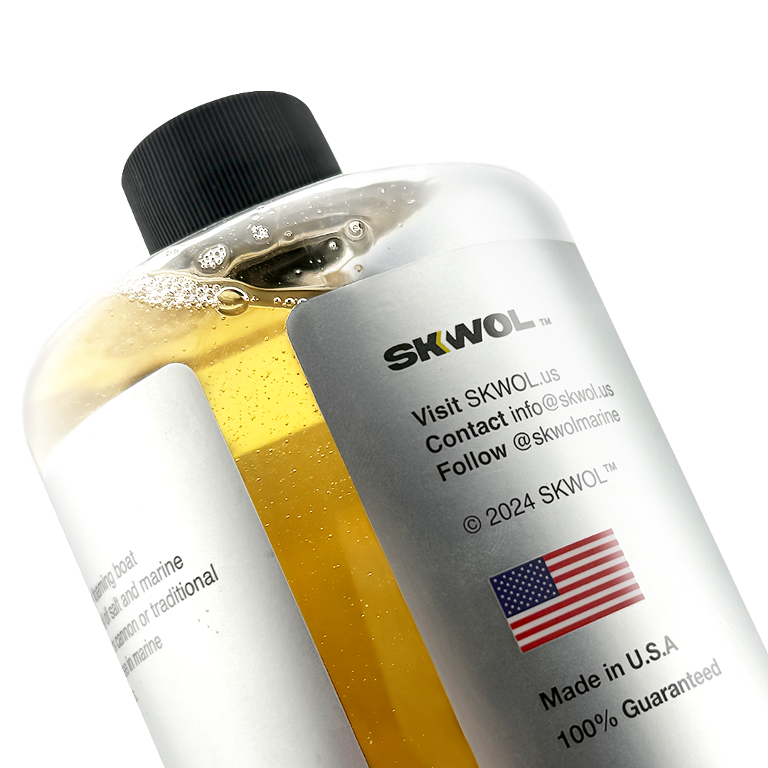 Hydrophobic SKWOL™ Wash & Prep formula repels water while cleaning fiberglass, gelcoat, and marine surfaces for a streak-free shine.